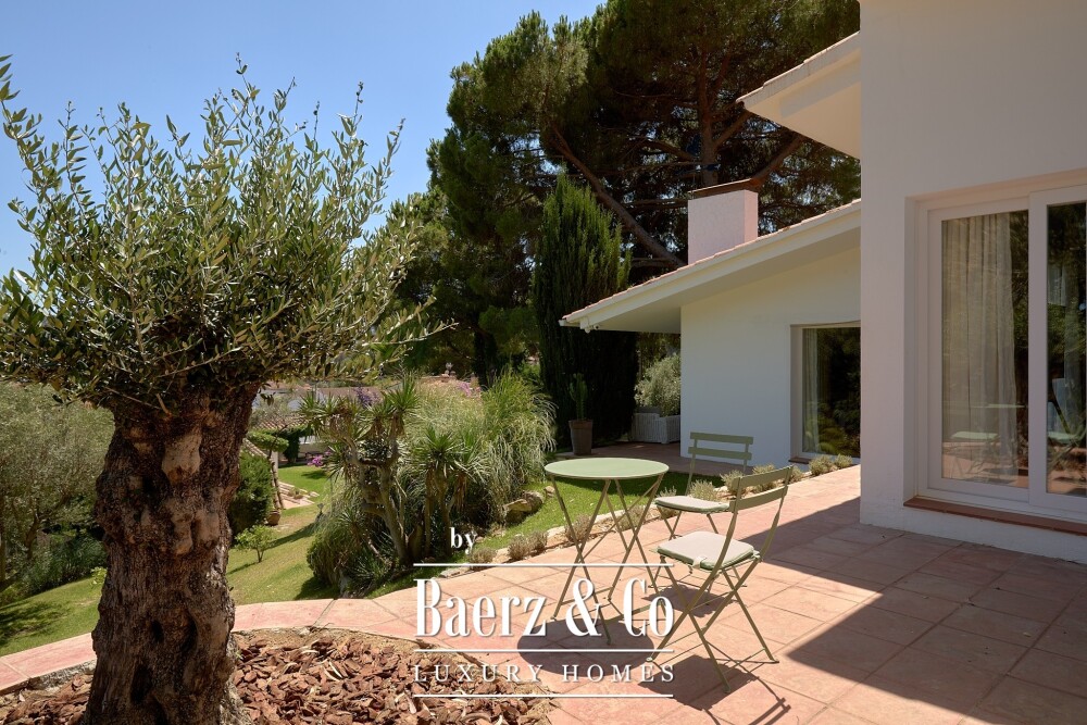 Elegant Mediterranean estate with sea views and proven investment appeal — Calonge, Costa Brava image