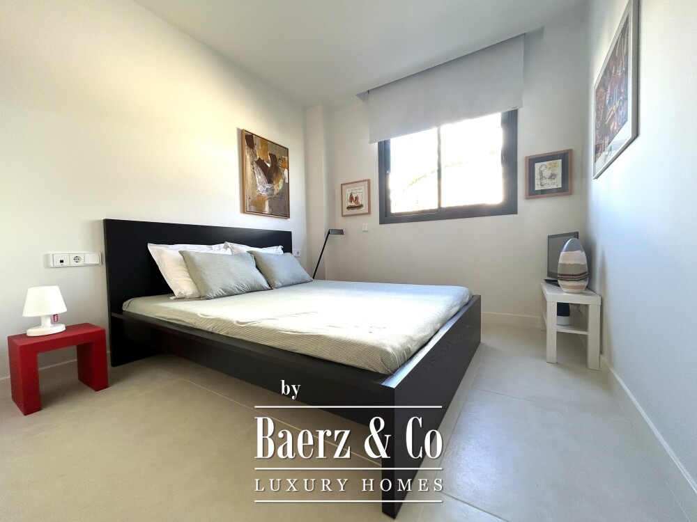 Contemporary Apartment with Sea Views, Higuerón West image