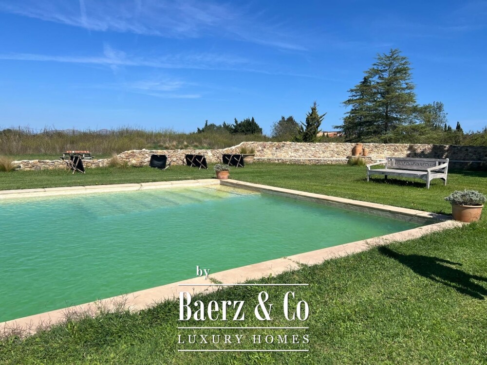 Exclusive House with Garden and Swimming Pool in Torrent image