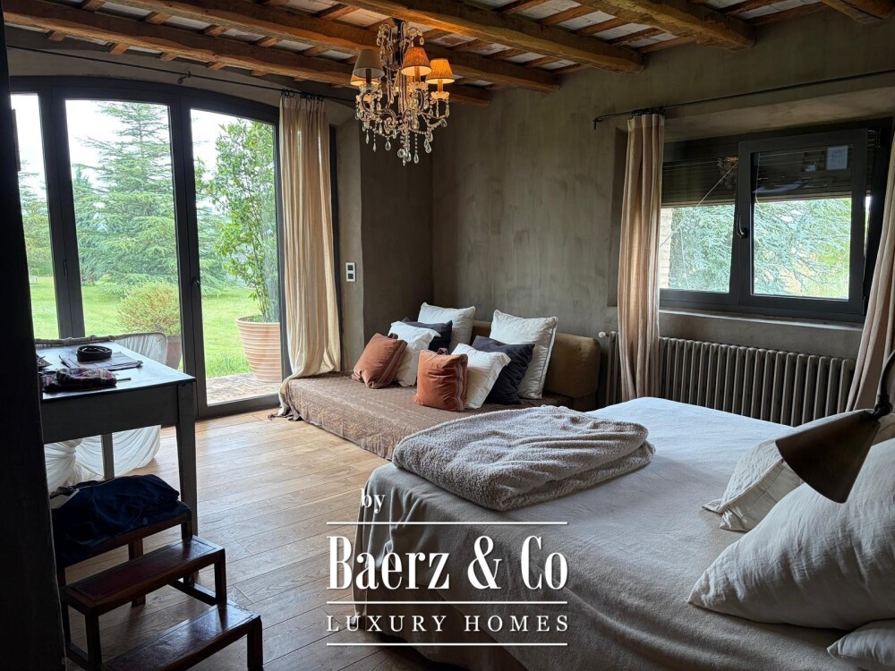 Exclusive House with Garden and Swimming Pool in Torrent image