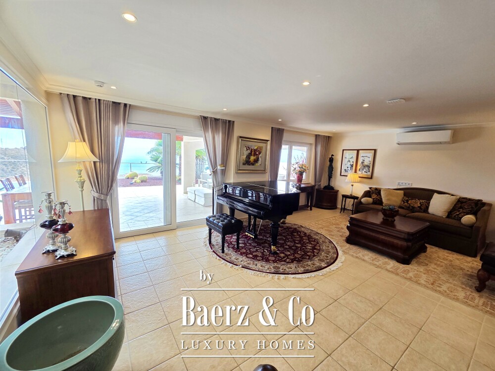 Exclusive villa situated in prestigious residential area Tenerife image