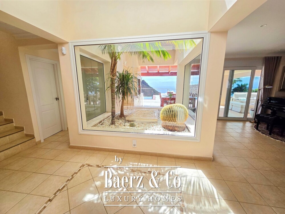 Exclusive villa situated in prestigious residential area Tenerife image