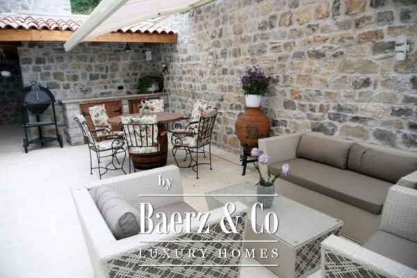 photo 3 Waterfront Villa with Beach & Pool