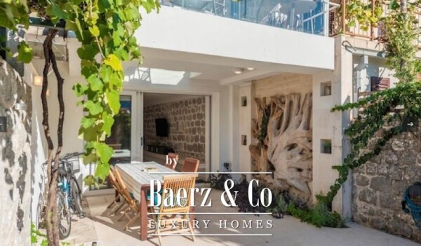 photo 11 Charming stone villa in the first line to the Sea