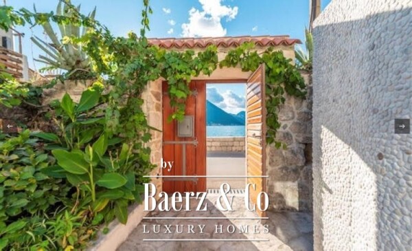 photo 13 Charming stone villa in the first line to the Sea