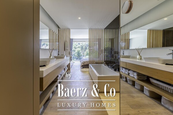 photo 17 Modern villa with privacy overlooking the Mediterranean