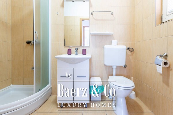 photo 9 Drvenik, exceptional property – multi-apartment house in the first row to the sea