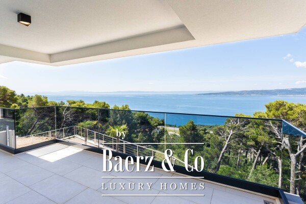 photo 3 Brela, an imposing villa with a panoramic view