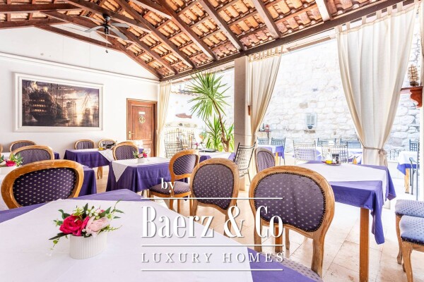 photo 14 The island of Brač, a stone house with a restaurant in a prime location