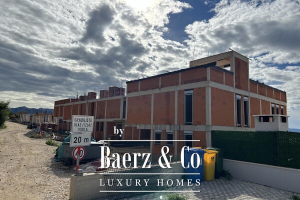 photo 40 Split, Kaštel Sućurac, V10 – dual luxury villa with sea view