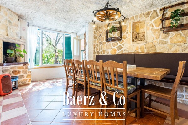 photo 13 Split, Jesenice, Beautiful authentic villa with a sea view