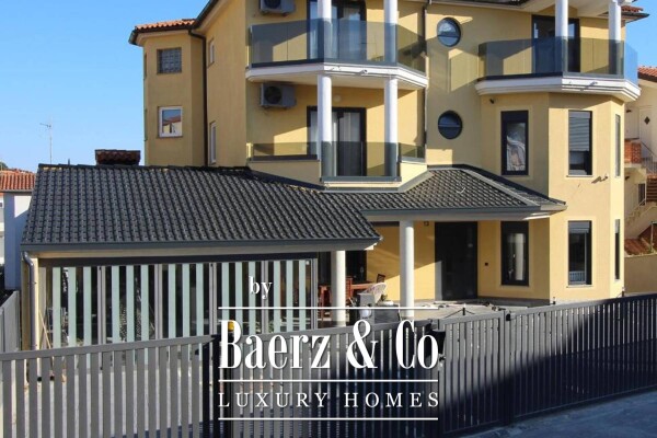 photo 2 Pješćana uvala, villa with 7 apartments overlooking the sea, 200 m from the beach