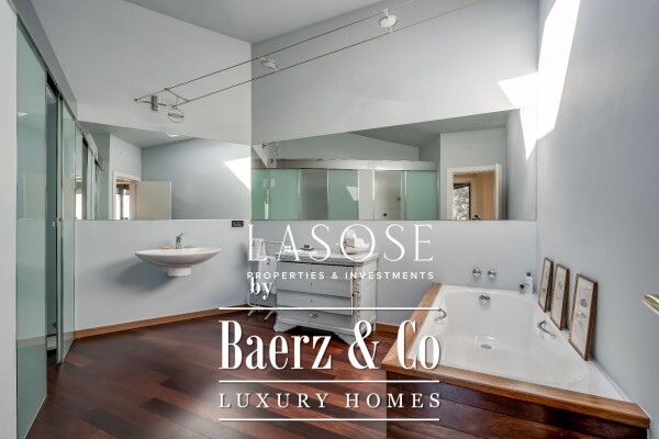 photo 24 Barcelona, Vallvidrera - El Tibidabo i les Planes