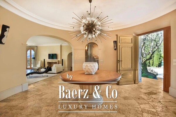 photo 10 Mougins - Situated ath the heart of the renowned village of Mougins