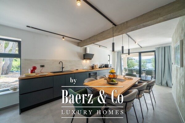 photo 9 Brač, villa in a beautiful position, 1st row by the sea