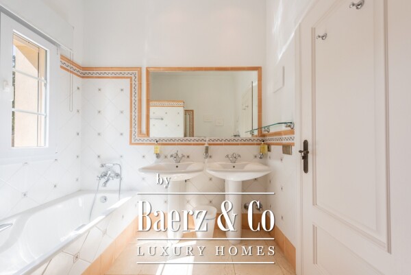 photo 37 Beautiful luxury home in San Roque, San Roque Club