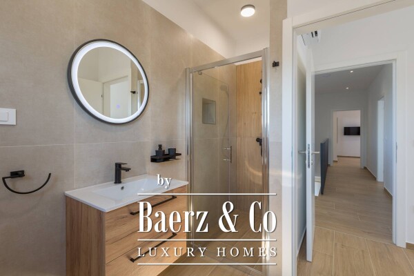 photo 16 Poreč, an impressive villa with a swimming pool in a quiet place