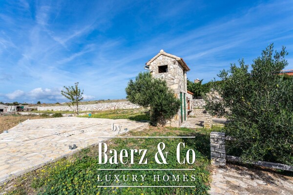 photo 7 Hvar, a large, beautiful property with three houses on a plot of 32500 m2