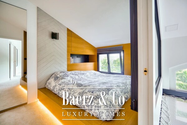 photo 11 Top Floor Duplex with Stunning Views of Île Seguin