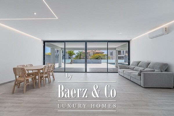 photo 4 Maravillosa villa recién terminada en Costa Adeje