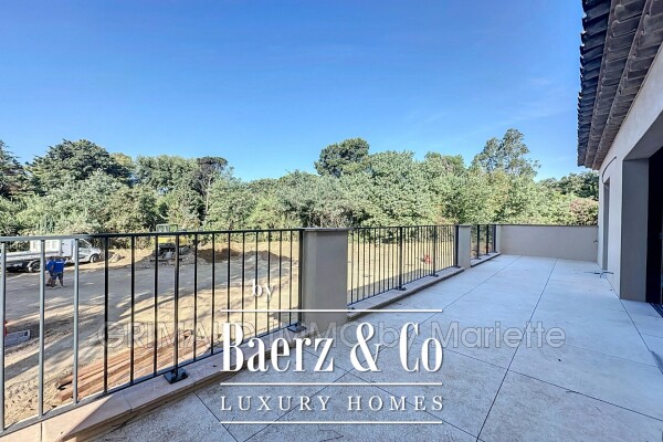 photo 4 Spacious apartment of 107 m², just steps from the beaches