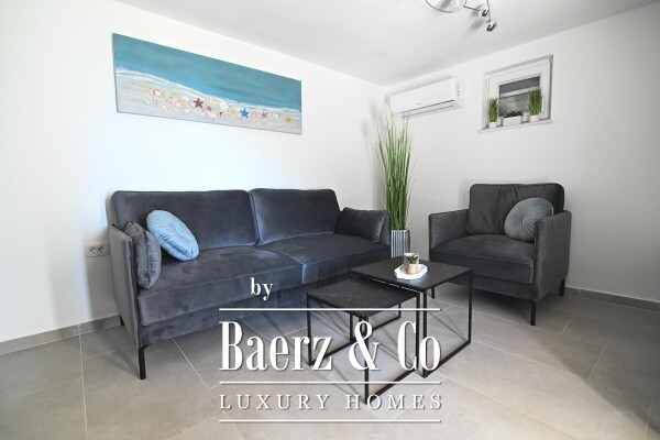 photo 9 Karlobag, Cesarca, beautiful Villa with a pool by the sea 240 m²