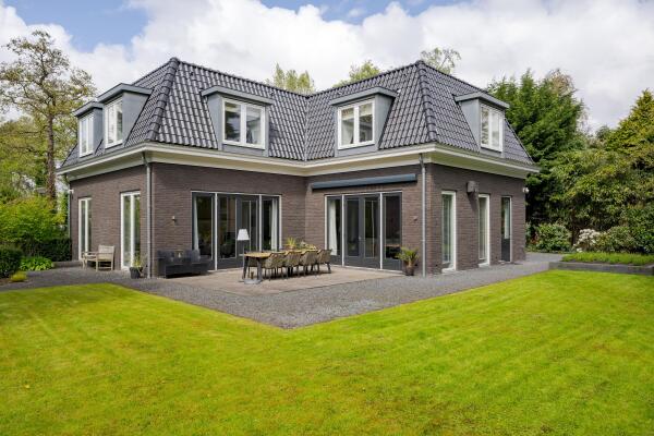 photo 53 van Brouchovenlaan 6