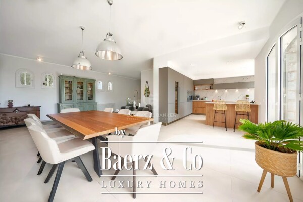 photo 4 Beautiful property with sea views