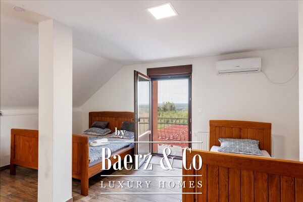 photo 24 Aljmaš, villa with three swimming pools and a view of the Danube, 25104 m2 garden