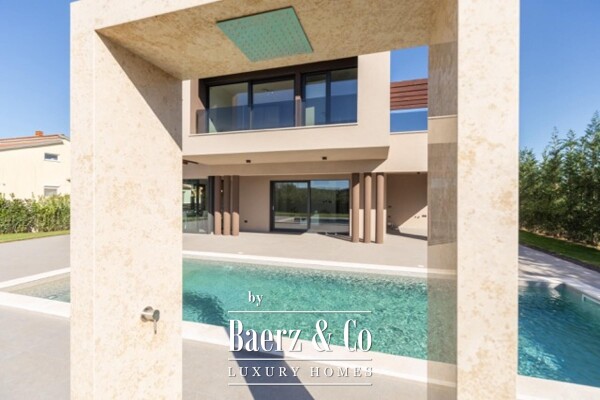 photo 5 Fažana, modern villa 275 m² on a large, immaculate garden with a heated swimming pool