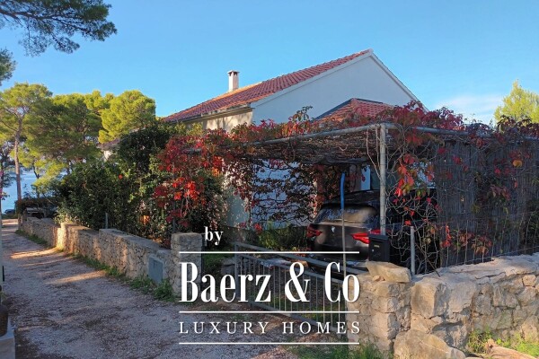photo 1 Brač, Milna, seaside house with a NFA of 195 m²