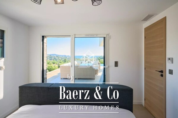 photo 13 Luxury - New contemporary villa in Cavalaire-sur-Mer