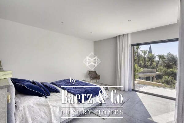 photo 9 Villa with sea view in a gated domain