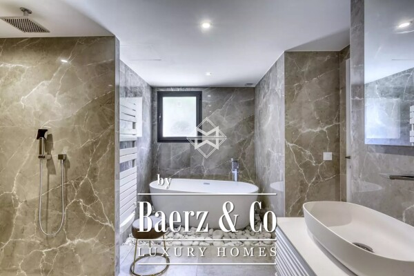 photo 10 Villa with sea view in a gated domain