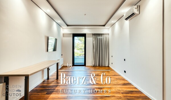 photo 13 Modern House in Voula