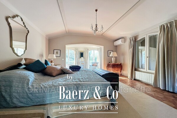 photo 12 beautiful property with 5 bedrooms, swimming pool and poolho