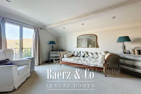 photo 13 beautiful property with 5 bedrooms, swimming pool and poolho