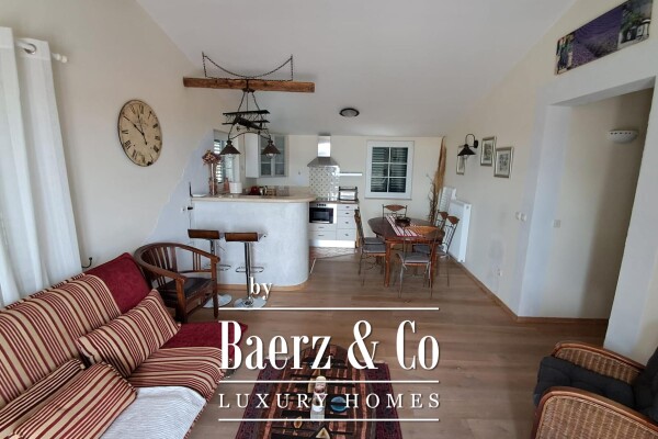 photo 6 Brač, Supetar, a house with a total area of 372 m² located on a plot of 411 m².