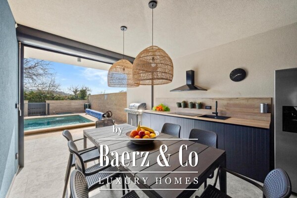 photo 19 Istria, Banjole, semi-detached villa first row to the sea 244 m2 with a view of the Marina