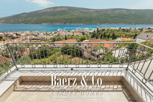 photo 7 Luxurious Three Bedroom Apartment in Herceg Novi with Pool Access