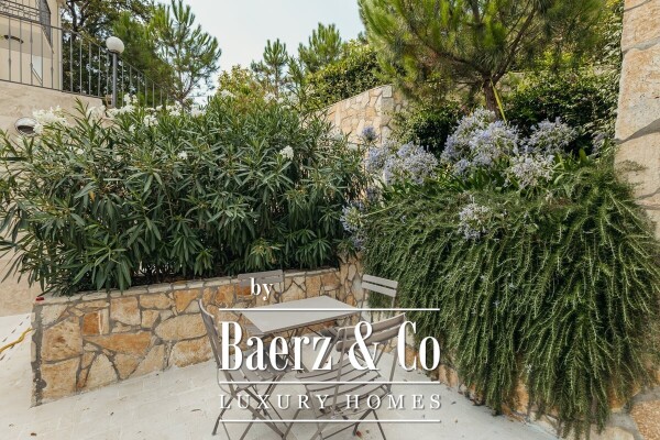 photo 10 Luxurious Three Bedroom Apartment in Herceg Novi with Pool Access