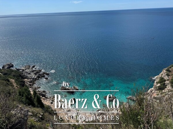 photo 8 Luxury Villa with a Pool on 3 Levels in Rezevici