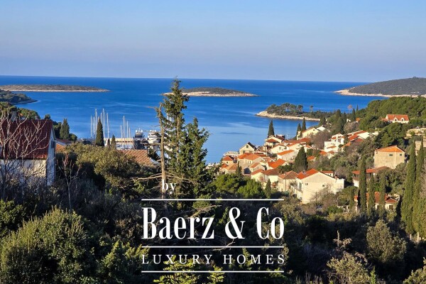 photo 1 Šolta, Maslinica, beautiful villa with sea view