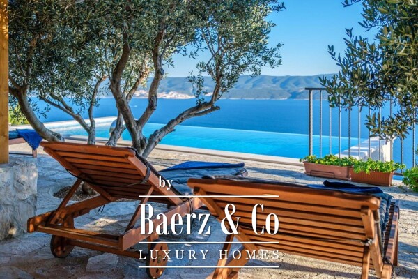 photo 23 Omiš, Stanići, a beautiful house with a sea view, total living area of 160 m² on a land plot of 2546