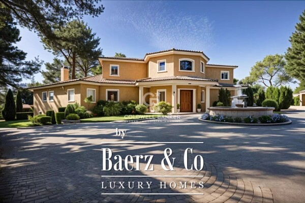 photo 5 ESTATE PROPERTY IN THE HEART OF A LANDSCAPED PARK