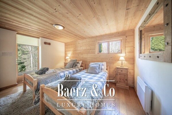 photo 15 AUTHENTIC 4-BEDROOM CHALET - CLOSE TO SKI LIFTS