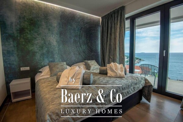 photo 21 Primošten, Bilo, beautiful villa with a swimming pool and sea view, tennis court