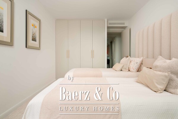 photo 15 Spacious apartment with sea views, parking and pool