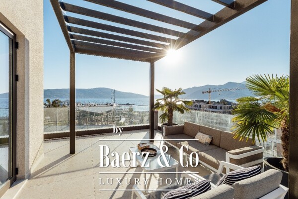 photo 7 Seaview Duplex Penthouse in Luxury Resort in Tivat