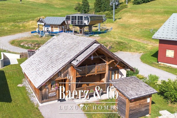 photo 2 Charming chalet - Ski in, ski out